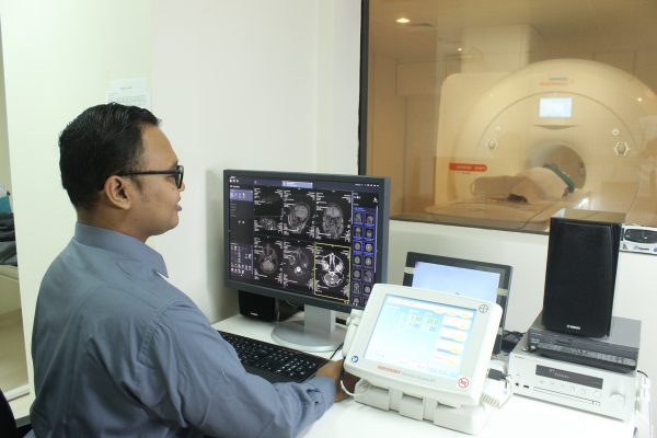 Magnetic Resonance Imaging (MRI) RS. Budi Medika